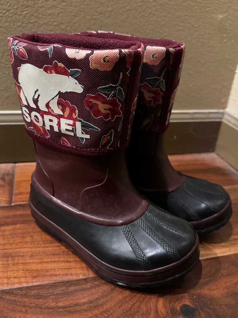 Sorel Burgundy Cuff Boot toddler 12 waterproof